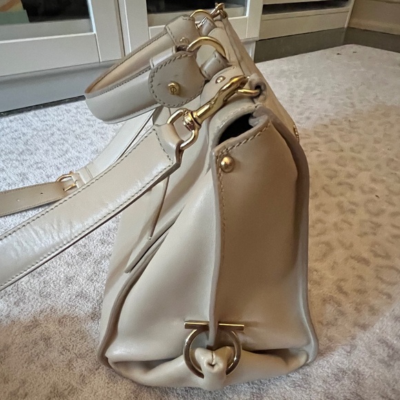 Salvatore Ferragamo leather shoulder bag with top handle - Picture 4 of 13